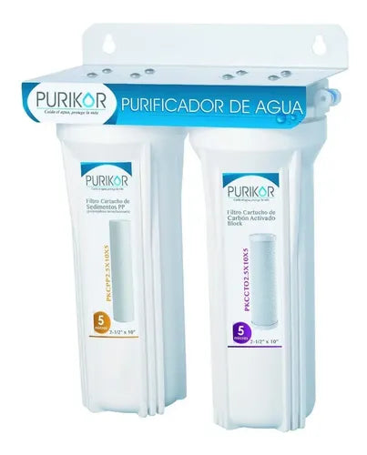 Purificador de agua Purikor PKF-2 de dos etapas sobre fondo claro